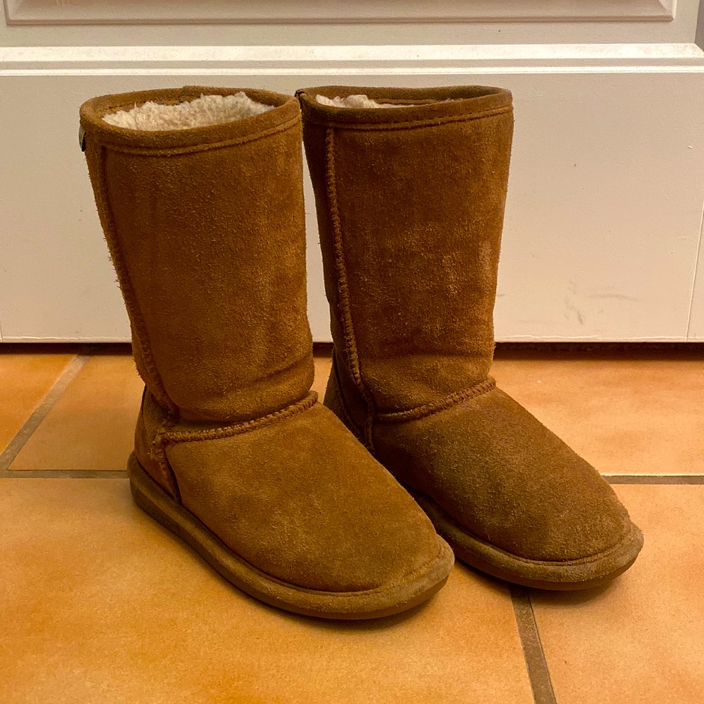 Girls Bearpaw boots size 13